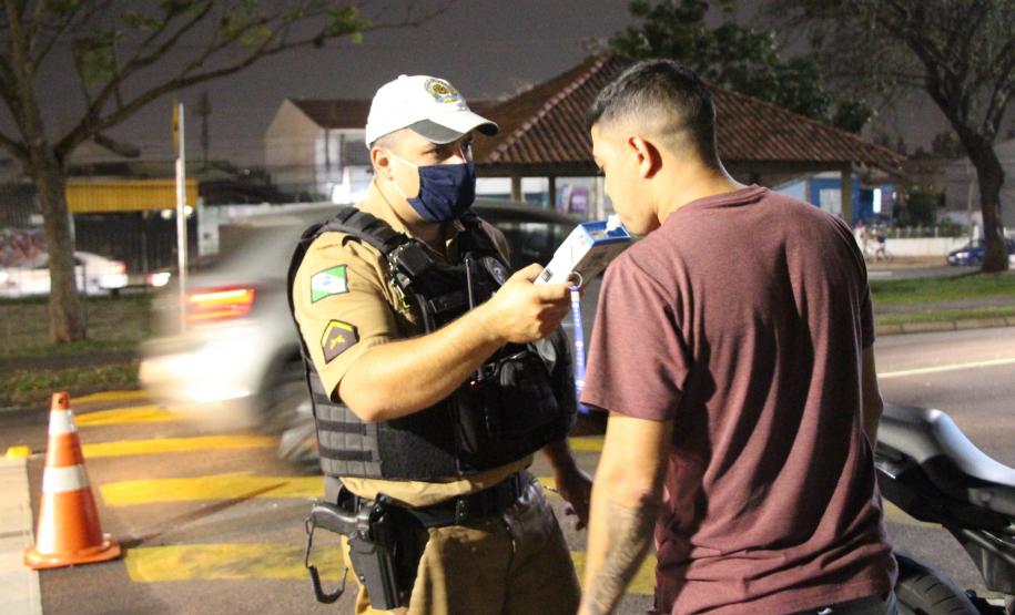 Bloqueios de trânsito e abordagens são foco da Operação Especializada do BPTran em Curitiba