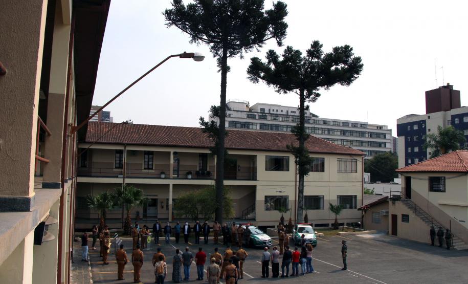 Capitão da Reserva Remunerada da PM é homenageado e planta mais duas Araucárias no Quartel do Comando-Geral em Curitiba