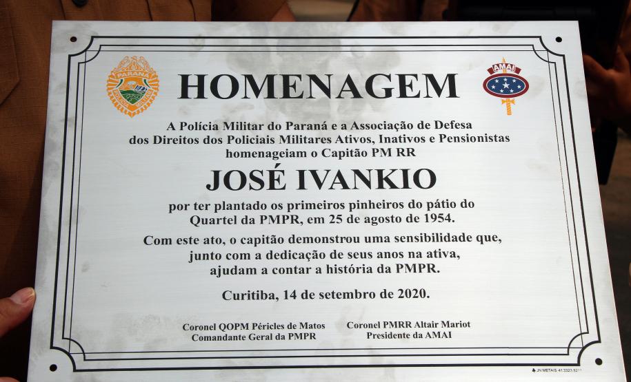 Capitão da Reserva Remunerada da PM é homenageado e planta mais duas Araucárias no Quartel do Comando-Geral em Curitiba