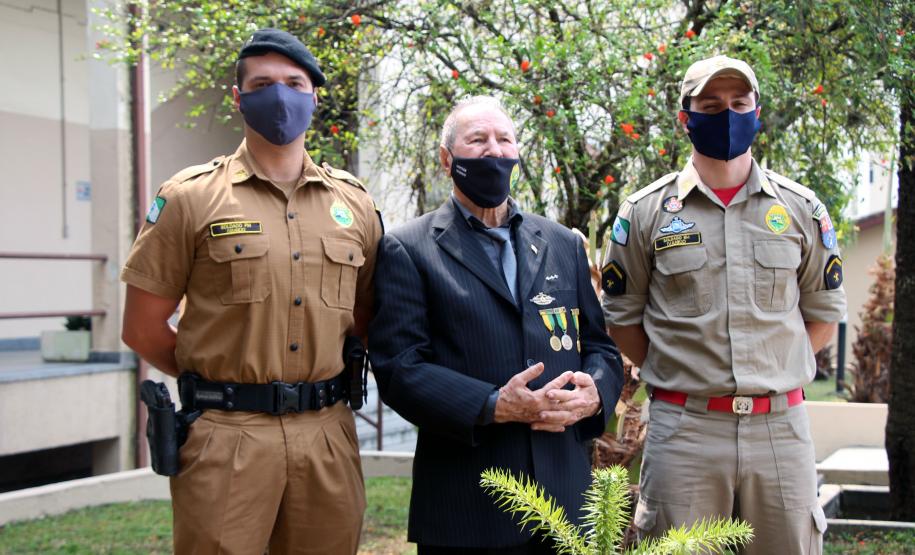 Capitão da Reserva Remunerada da PM é homenageado e planta mais duas Araucárias no Quartel do Comando-Geral em Curitiba