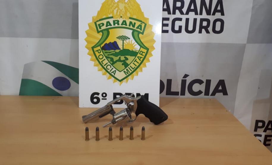 Revólver e maconha são apreendidos pela PM em Cascavel (PR)