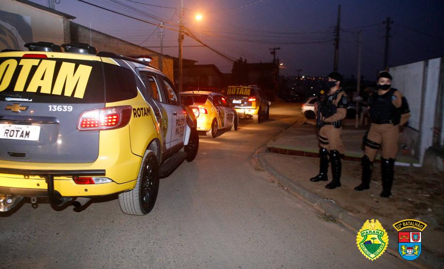 PM presta apoio em reintegração de posse em Almirante Tamandaré, na RMC