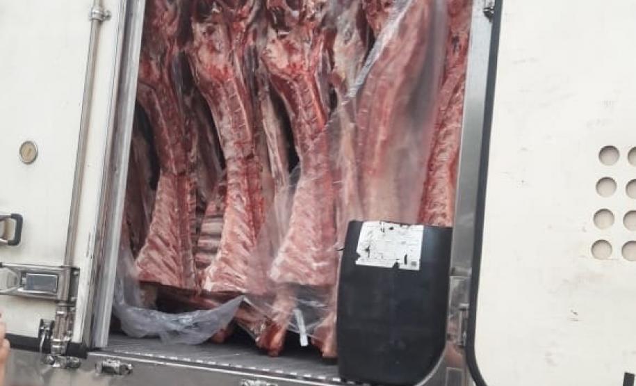 No Noroeste do estado, PM recupera caminhão carregado com R$ 500 mil em carne
