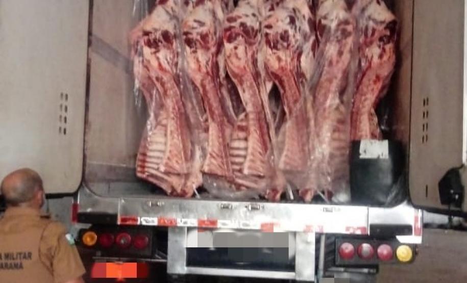 No Noroeste do estado, PM recupera caminhão carregado com R$ 500 mil em carne