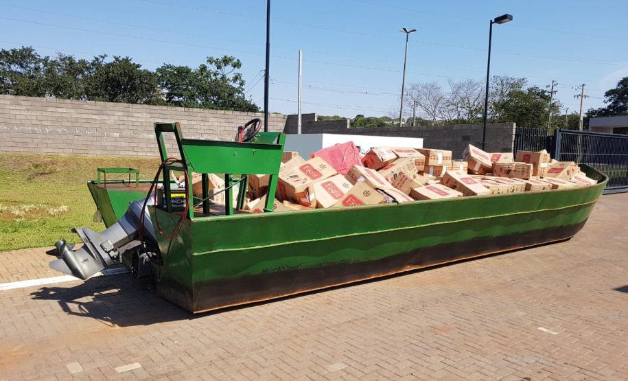 Operação Hórus apreende dois barcos lotados de cigarros paraguaios no Lago Itaipu
