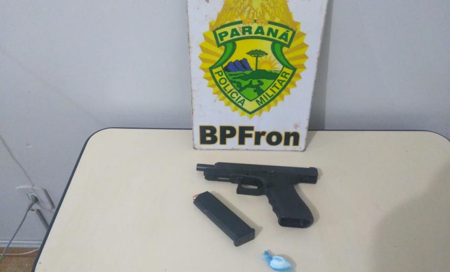 BPFron apreende cigarros e arma durante ações da Operação Hórus no Oeste do PR