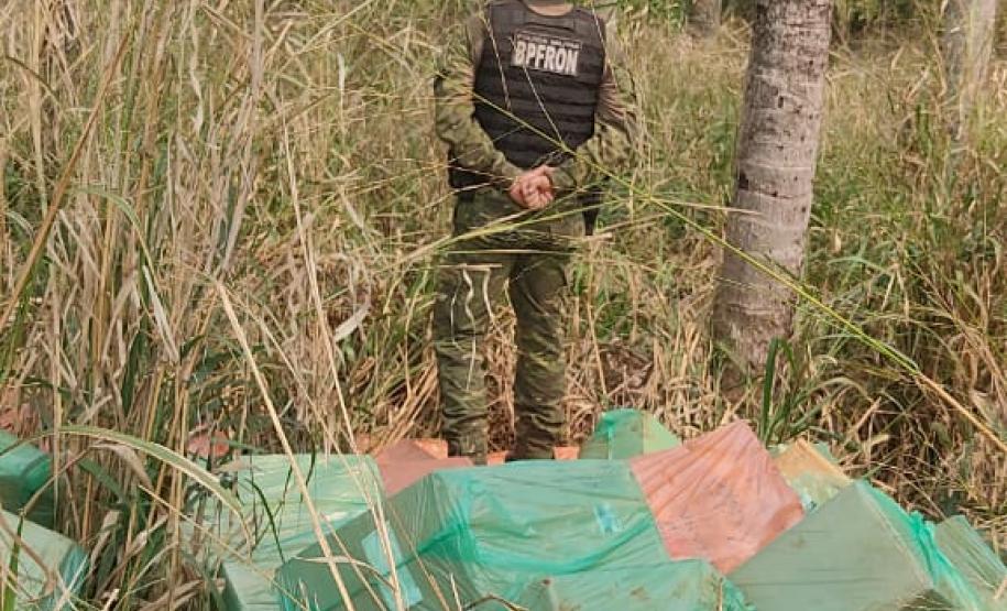 BPFron apreende cigarros e arma durante ações da Operação Hórus no Oeste do PR