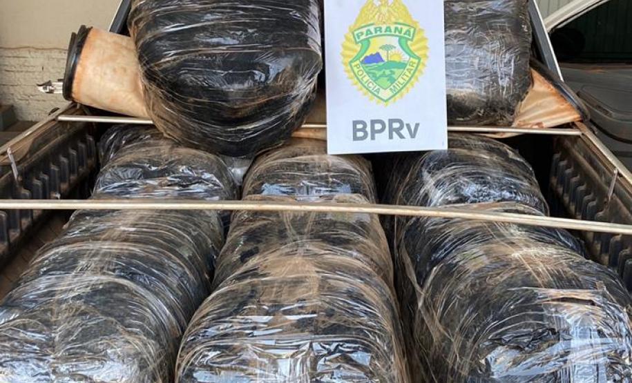 Carro furtado em Joinville (SC) é apreendido pelo BPRv com mais de 100 quilos de Skunk no Oeste do Paraná