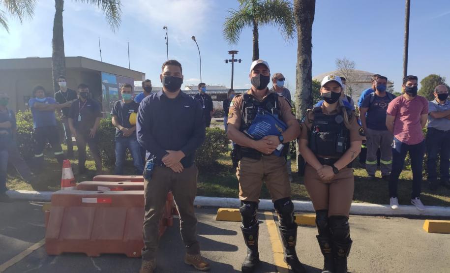 BPTran faz instrução de direção defensiva com motociclistas durante a Semana Nacional de Trânsito