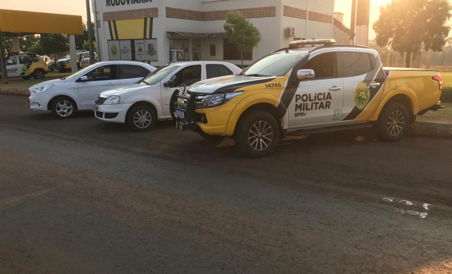 BPRv apreende dois veículos equipados com rádio transmissores no Oeste do estado