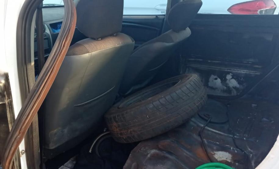 BPRv apreende dois veículos equipados com rádio transmissores no Oeste do estado