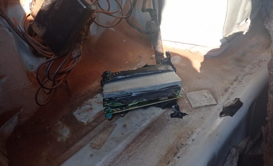 BPRv apreende dois veículos equipados com rádio transmissores no Oeste do estado