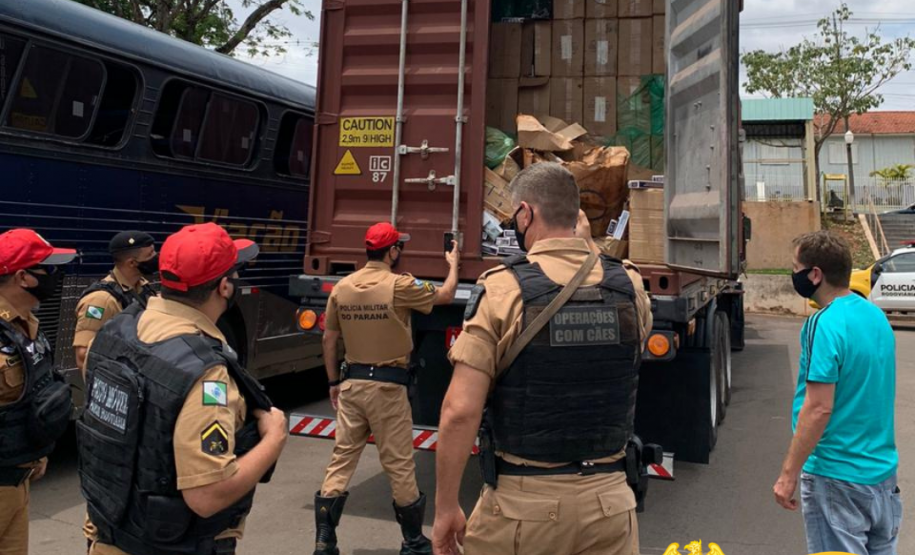 Caminhão com 810 caixas de cigarros é apreendido pela PM em Engenheiro Beltrão (PR)