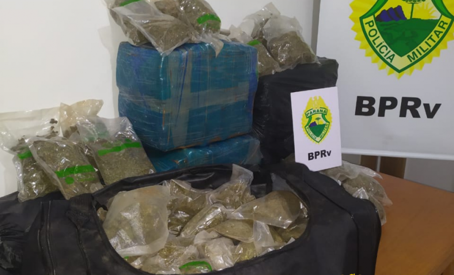 BPRv apreende quase 150 quilos de maconha e R$ 100 mil em eletrônicos no paraná