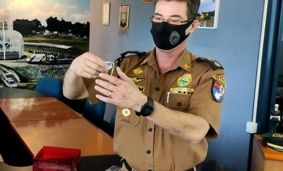 Com apoio de clínica de massoterapia, BPTran sorteia sessões para policiais femininas no mês da campanha Outubro Rosa