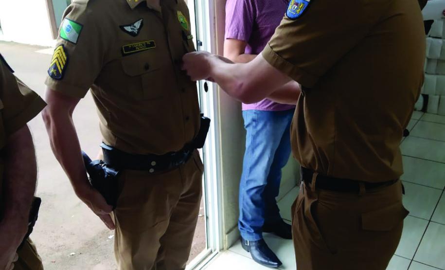 Batalhão da PM de Ivaiporã (PR) entrega Medalha de Mérito a policiais durante evento