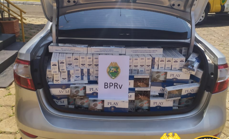 BPRv apreende dois carros carregados com três mil cigarros e dois equipados com rádio transmissor no Paraná