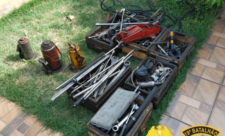 Cigarros e eletrônicos contrabandeados são apreendidos pela PM na região Oeste do PR