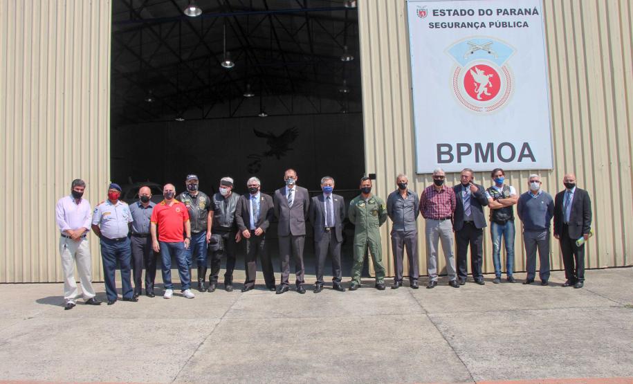 Veteranos da Polícia Militar e do Corpo de Bombeiros são homenageados durante solenidade em Curitiba