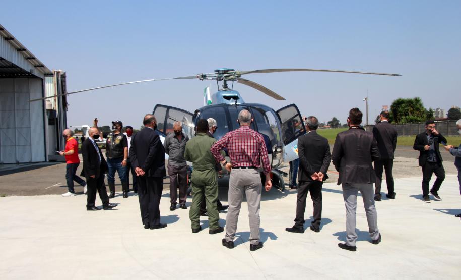 Veteranos da Polícia Militar e do Corpo de Bombeiros são homenageados durante solenidade em Curitiba