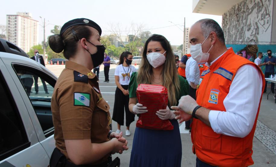 Polícia Militar doa quase 500 brinquedos a campanha Paraná Piá do Governo do Estado