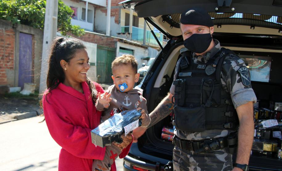 BOPE entrega mais de 800 brinquedos a crianças carentes da Região Metropolitana de Curitiba (RMC)