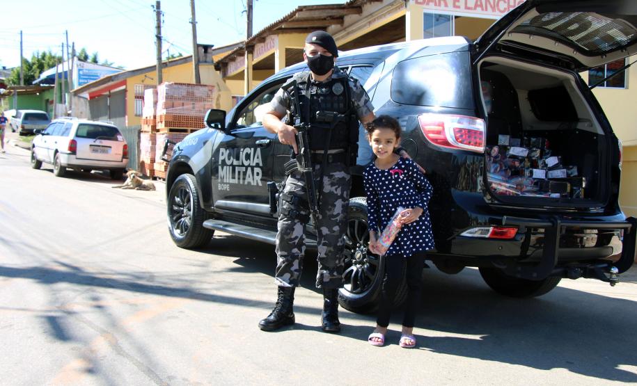 BOPE entrega mais de 800 brinquedos a crianças carentes da Região Metropolitana de Curitiba (RMC)