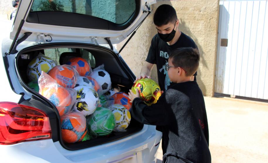 BOPE entrega mais de 800 brinquedos a crianças carentes da Região Metropolitana de Curitiba (RMC)