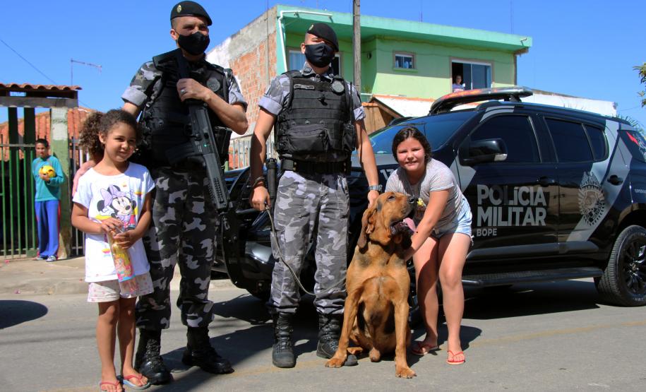 BOPE entrega mais de 800 brinquedos a crianças carentes da Região Metropolitana de Curitiba (RMC)