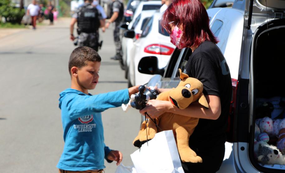 BOPE entrega mais de 800 brinquedos a crianças carentes da Região Metropolitana de Curitiba (RMC)