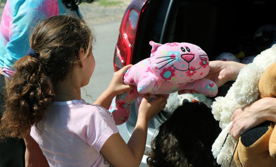 BOPE entrega mais de 800 brinquedos a crianças carentes da Região Metropolitana de Curitiba (RMC)