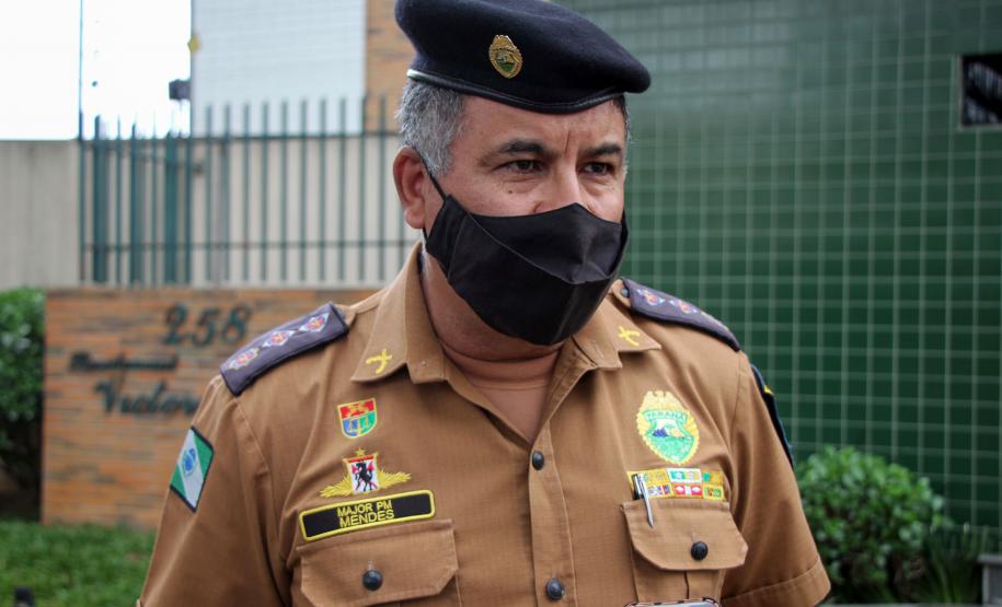 Colégio da Polícia Militar presta homenagem aos professores com entrega de mimo em casa