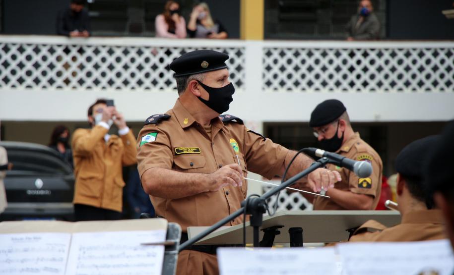 Banda de Música da PM faz apresentação em comemoração ao Dia do Professor em Curitiba