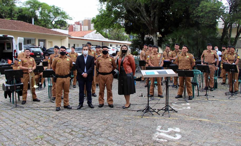 Banda de Música da PM faz apresentação em comemoração ao Dia do Professor em Curitiba