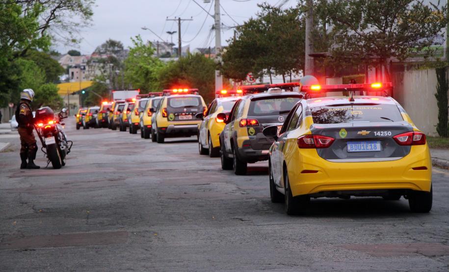 Bloqueios de trânsito do BPTran resulta no recolhimento de 48 carros e na prisão de 10 pessoas em Curitiba
