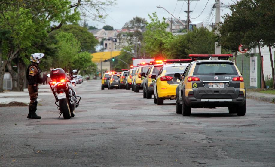 Bloqueios de trânsito do BPTran resulta no recolhimento de 48 carros e na prisão de 10 pessoas em Curitiba