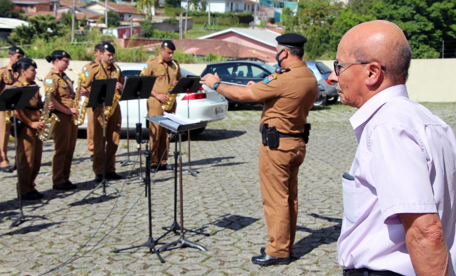 Após quase 40 anos na Reserva Remunerada, subtenente da PM recebe homenagem da Banda de Música em Curitiba