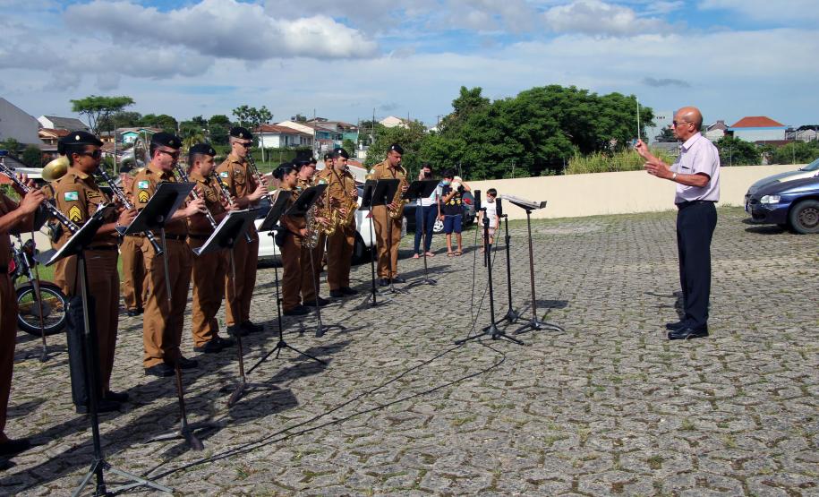 Após quase 40 anos na Reserva Remunerada, subtenente da PM recebe homenagem da Banda de Música em Curitiba