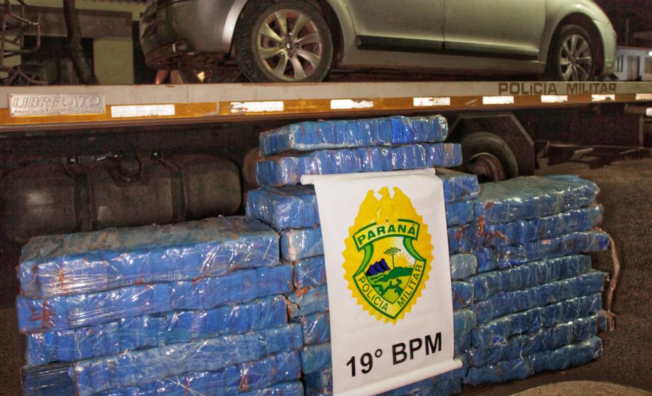 PM apreende quase 900 quilos de maconha no Oeste do estado