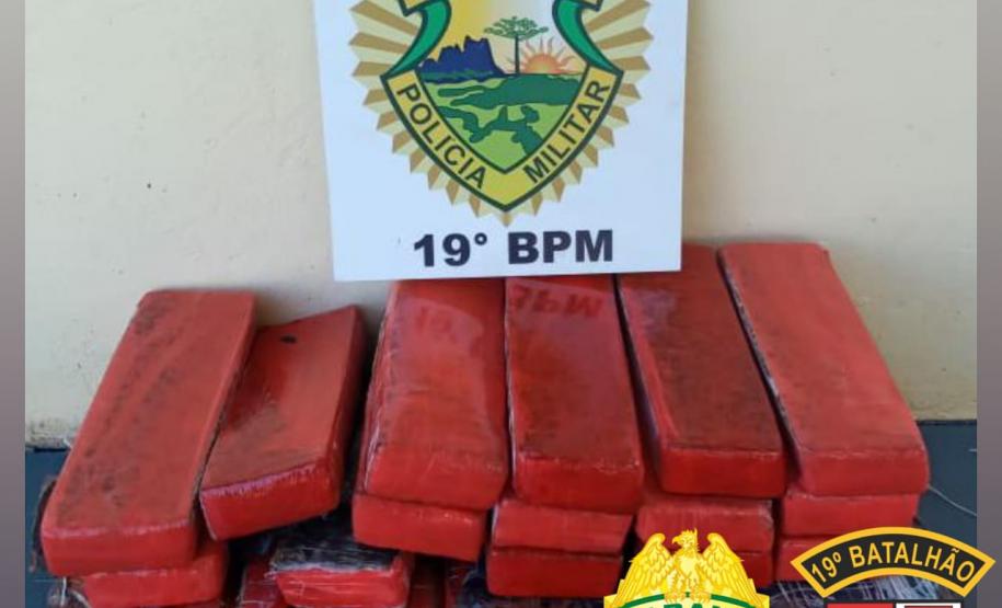 PM apreende 6,7 mil pacotes de cigarro, armas e até lancha no Oeste do estado