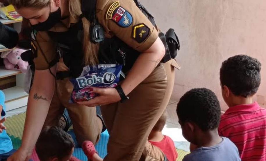 BPTran entrega 200 quilos de alimentos arrecadas por grupo sertanejo durante live