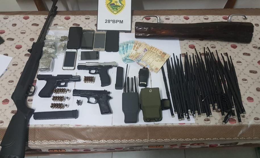 PM prende seis pessoas suspeitas de envolvimento com roubo de cargas e explosão de caixas eletrônicos em Contenda (PR)