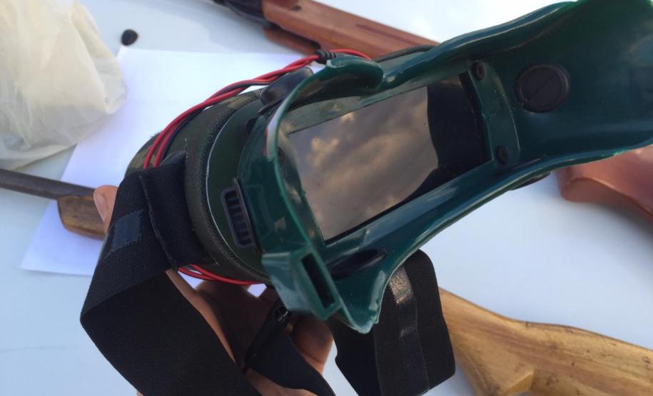 Armas e guizos de cobra Cascavel são apreendidos pela Polícia Ambiental em Alto Piquiri (PR)