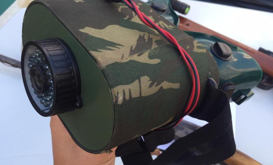 Armas e guizos de cobra Cascavel são apreendidos pela Polícia Ambiental em Alto Piquiri (PR)