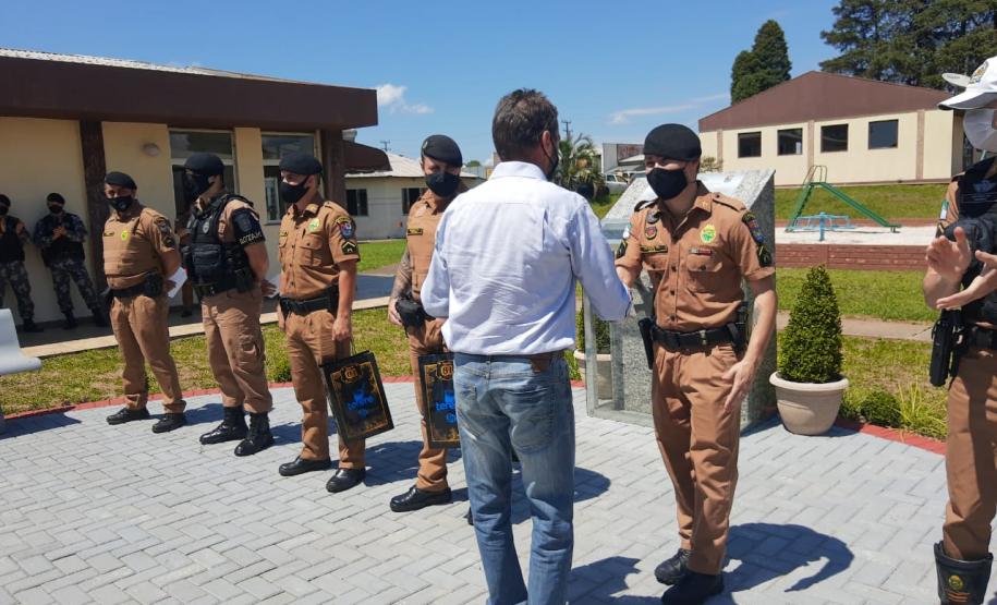 Batalhão do Centro-Sul homenageia policiais militares e entrega premiação do Concurso de Fotos para o Calendário 2021
