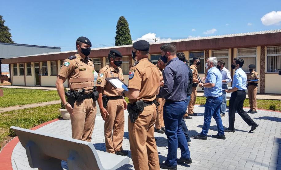 Batalhão do Centro-Sul homenageia policiais militares e entrega premiação do Concurso de Fotos para o Calendário 2021