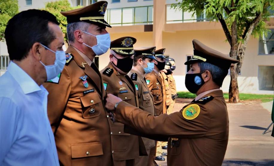 Comandante-Geral da PM recebe Medalha de Mérito do 21º BPM em Francisco Beltrão (PR)