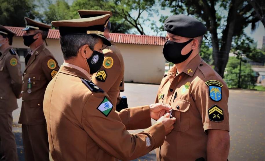 Comandante-Geral da PM recebe Medalha de Mérito do 21º BPM em Francisco Beltrão (PR)