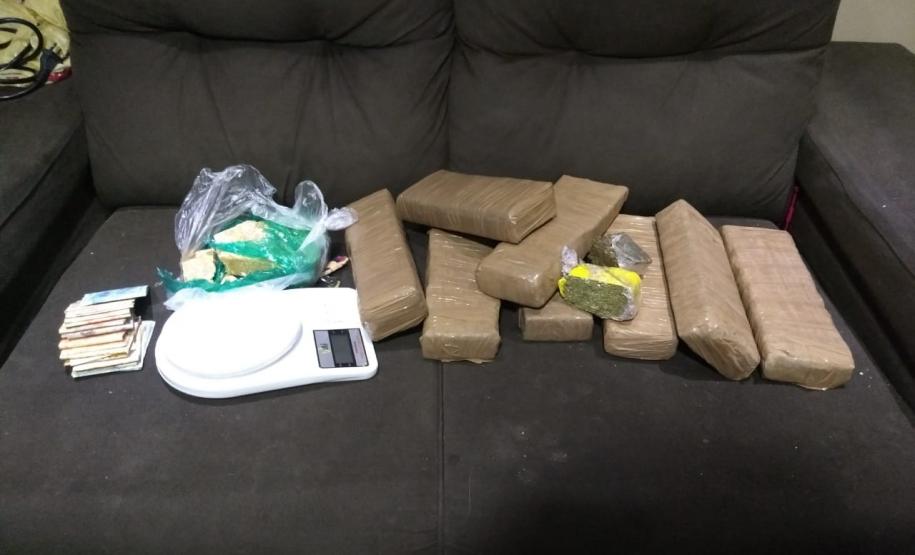 PM flagra venda de drogas e apreende mais de 50 quilos de maconha na Fazenda Rio Grande, na RMC