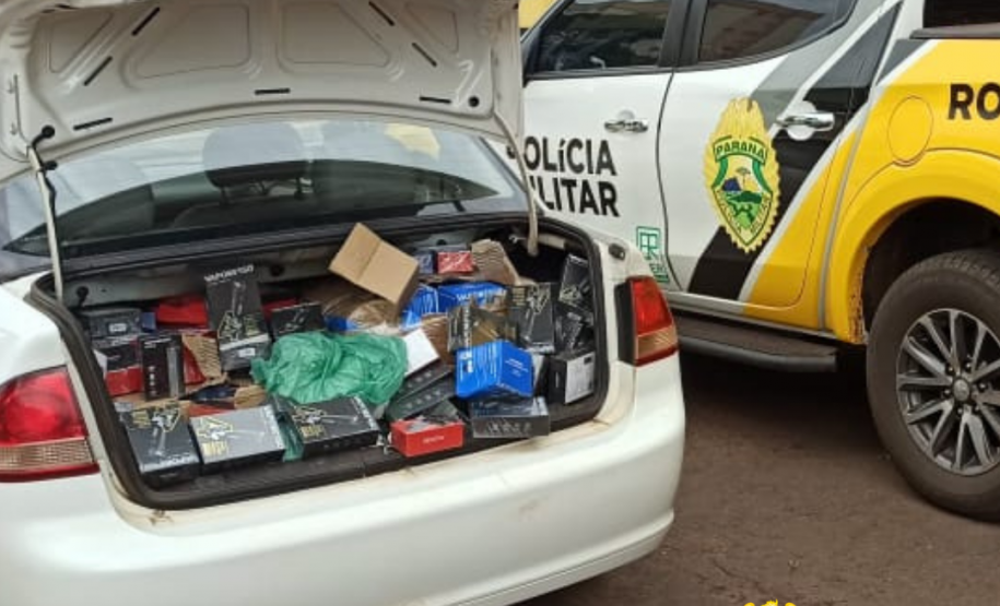 BPRv apreende carro carregado com cigarros eletrônicos, essências e acessórios contrabandeados
